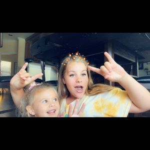 Meet your Posher, Ava